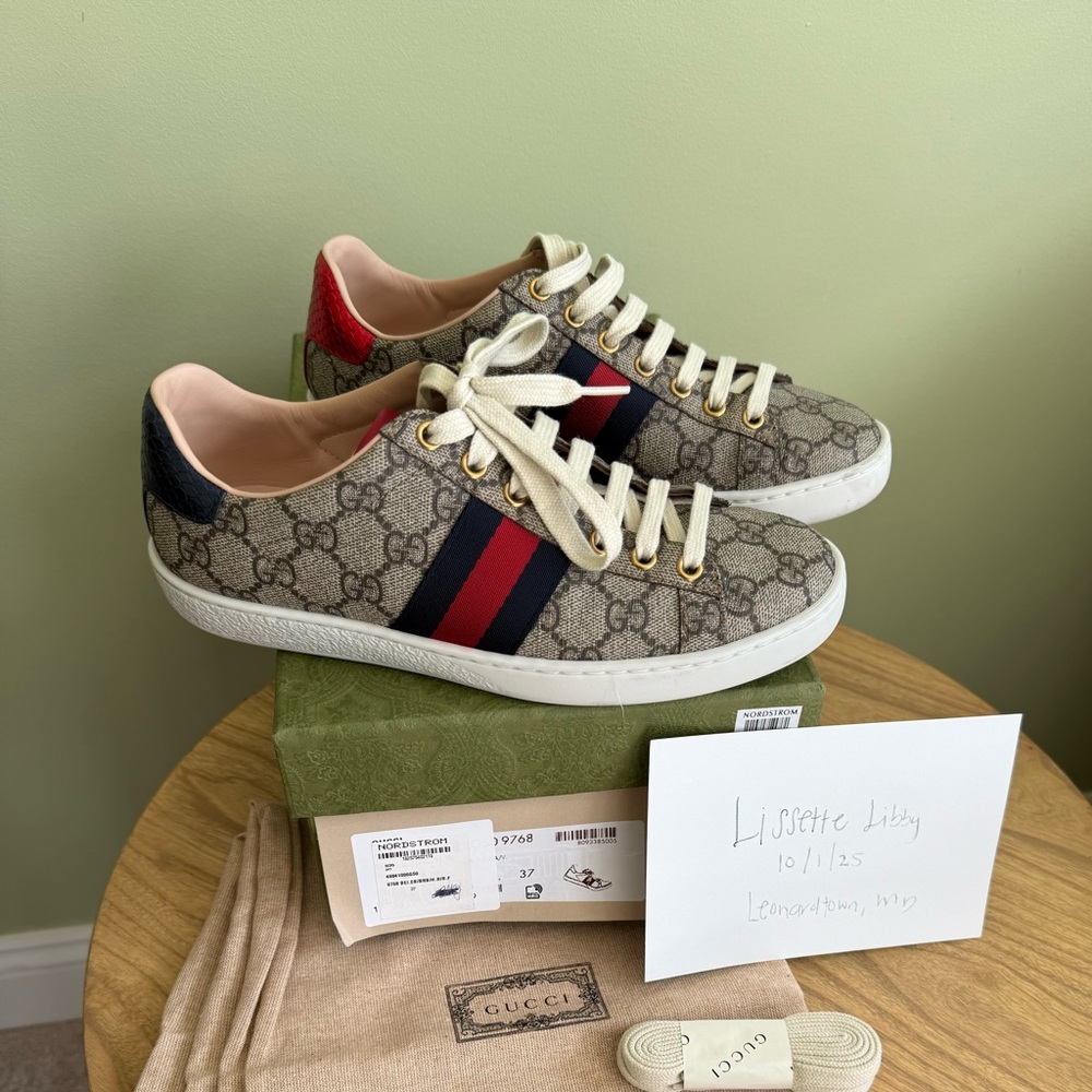 Gucci Ace Sneakers Size 37 like new!